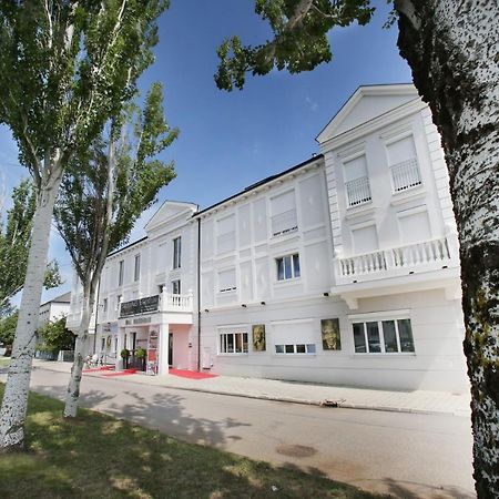 25H Spa-Residenz Best Sleep Privat Garden & Pools Neusiedl am See Ngoại thất bức ảnh