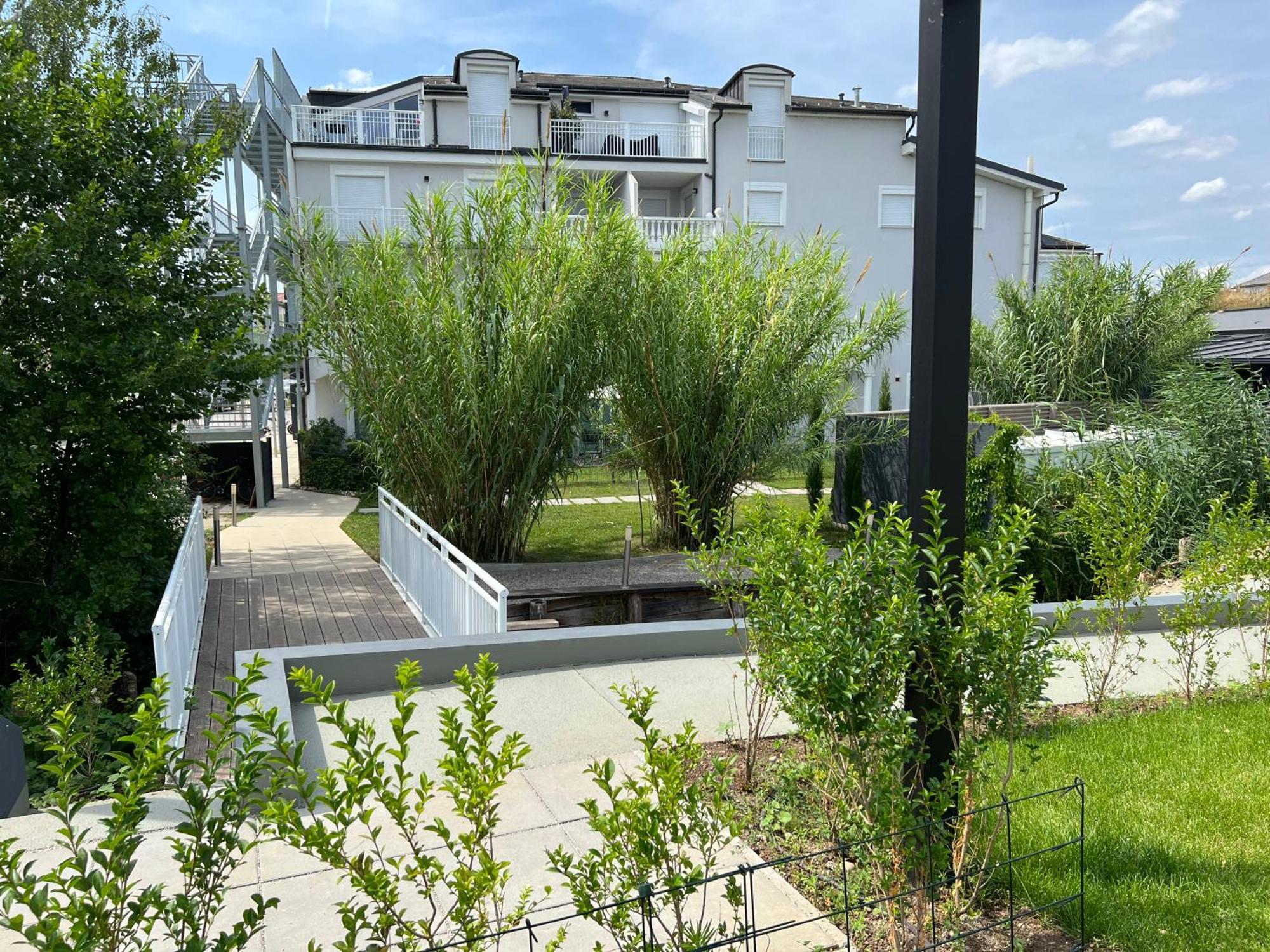 25H Spa-Residenz Best Sleep Privat Garden & Pools Neusiedl am See Ngoại thất bức ảnh